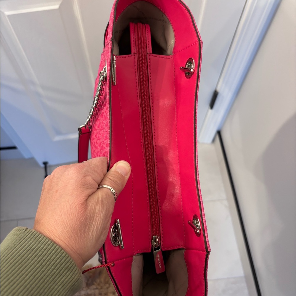 Michael Kors Jet Set Large Signature Logo Shoulder Bag
 Pink - Picture 15 of 16